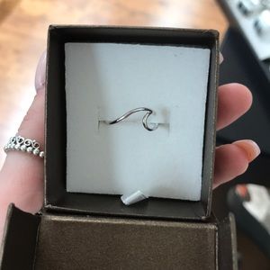 Trendy wave ring